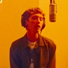 VIDEO: Troye Sivan Releases Acoustic Version of 'Angel Baby'
