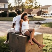 Akeylah Simone Celebrates the Season in Latest Video 'Summer Breeze'