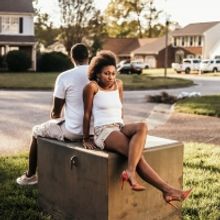 Akeylah Simone Celebrates the Season in Latest Video 'Summer Breeze'