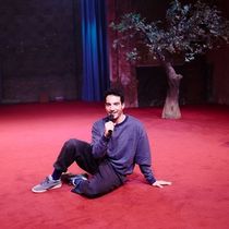 ABRAÇA’M FINS QUE M’ADORMI se estrena en la cartelera de la Sala Beckett