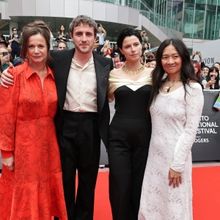 Photos: Jessie Buckley, Paul Mescal, & More Attend TIFF Premiere of HAMNET