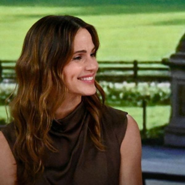 Jennifer Garner Discusses Friendship and THE FIVE-STAR WEEKEND Cast on The View Photo