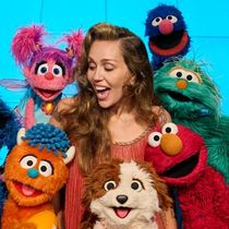 Video: Miley Cyrus Confirmed as Guest for SESAME STREET Vol. 2