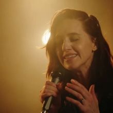 Video: Lena Hall Performs 'Crying' From IN DREAMS at Leeds Playhouse