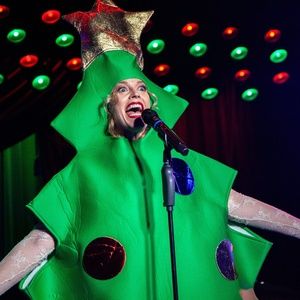 Review: Elizabeth Stanley's LET YOUR HEART BE LIGHT at The LaBeechman Theatre Is Playful and Perfect