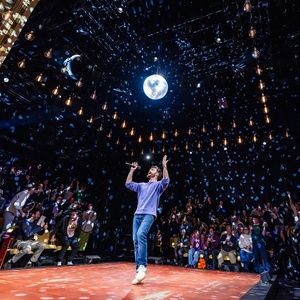 Exclusive: EVERY BRILLIANT THING’s Pre-Show: How It Works and Why Your ‘Vibes’ Matter to Daniel Radcliffe