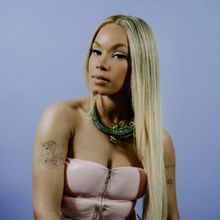 Country Star Tanner Adell Releases Pop-Induced Track 'Whiskey Blues'