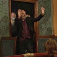 VIDEO: Neil Diamond Attends First Preview of A BEAUTIFUL NOISE in Boston