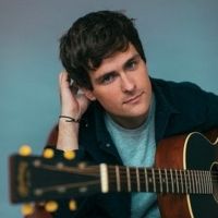 Tom Speight Signs To Nettwerk, Shares His Cover of 'Dakota'