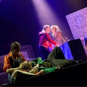 Review: NEXT TO NORMAL at Maxim Teatern