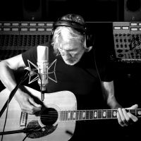 VIDEO: Roger Waters Sings 'Vera' and 'Bring the Boys Back Home'