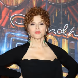 Bernadette Peters, Darren Criss, & More to Join THE KELLY CLARKSON SHOW for…