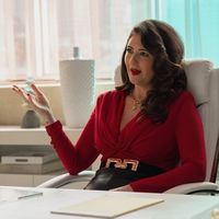 Video: D'Arcy Carden Stars in Sneak Peek Clip From LOOT Season 3 Video