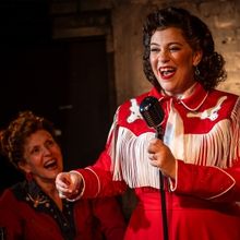 Review: ALWAYS...PATSY CLINE at Garden Theatre