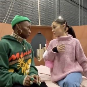 Video: Ariana Grande and Cynthia Erivo Rehearse 'Popular' in New Behind-the-Scenes…