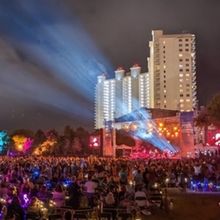 Topeka Presents Lauren Daigle's 'Kaleidoscope Beach Weekend' Music Vacation in April