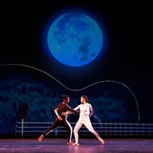 Review: Mark Morris Dance Group's MOON