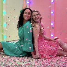 Color Factory Partners With WICKED For Green and Pink Themed Room