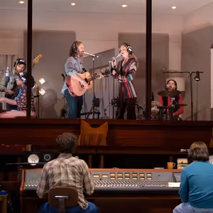 Review: A Realistic and Involving STEREOPHONIC at National Theatre