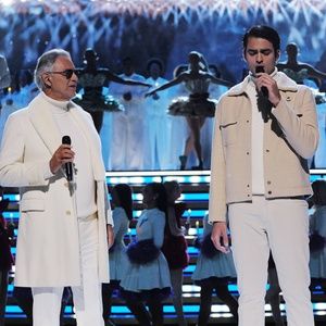 Photos: Andrea Bocelli, HUNTR/X, & More at SNOOP’S HOLIDAY HALFTIME PARTY