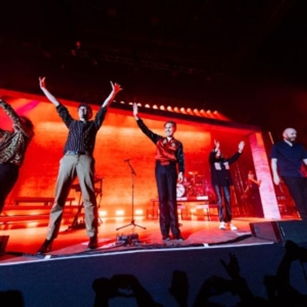 Video: Franz Ferdinand Release Live Performance of 'Hooked' Photo