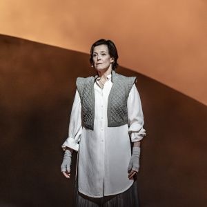 Photo: Sigourney Weaver in THE TEMPEST at Theatre Royal Drury Lane