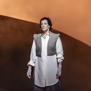 Photo: Sigourney Weaver in THE TEMPEST at Theatre Royal Drury Lane
