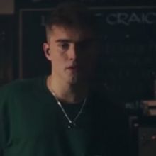 VIDEO: Sam Fender Performs 'Spit of You' on THE TONIGHT SHOW