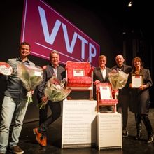 Feature: THEATER DE STOEP UIT SPIJKENISSE EN THEATER DE SPEELDOOS UIT BAARN DOOR UITG