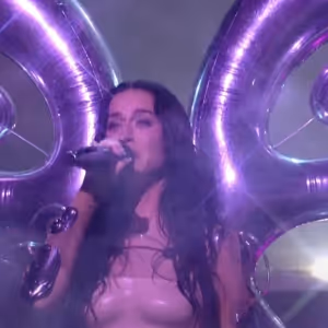 Video: Katy Perry Performs Medley of Hits at the VMAs