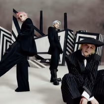 BIGBANG Release BiiiG Single, Launch World Tour XX: COSMOS Aug 21