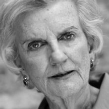 Actress Rosalind Knight Dies at 87