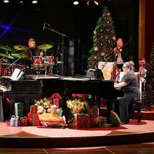 Review: A Holiday Tradition - A BEEF & BOARDS CHRISTMAS Shines Bright