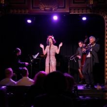 BWW Review: With AMERICAN DIVAS IN PARIS, Chloe Perrier Sings & Swings & Is A Smooth 