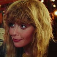 Natasha Lyonne to Comment on Super Bowl Ads in Real Time as POKER FACE Character