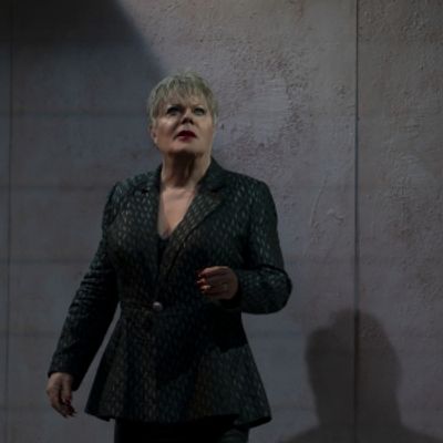 Video: How Eddie Izzard Is Playing All the Parts in HAMLET