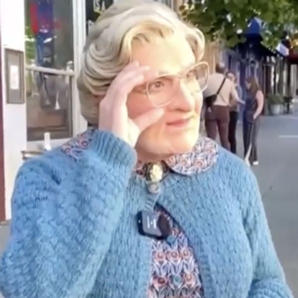 Video: MRS. DOUBTFIRE Hits the Streets of San Francisco Ahead of Bay Area Run - San Francisco / Bay Area Theater Video