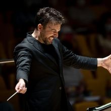Conductor James Gaffigan to Return to the Chicago Symphony and More