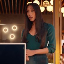 Video: Apple TV Shares Sneak Peek Clip From Episode 4 of LOOT Season 3