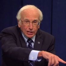 VIDEO: SNL Takes on the 2020 Democrats, Featuring Larry David as Bernie Sanders, Wood