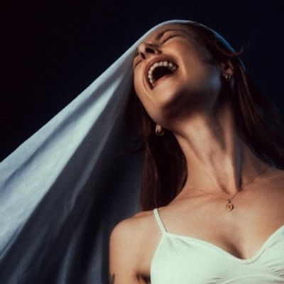 Grace Cummings Releases BLOODHORSE! Title Track Ahead of New Album