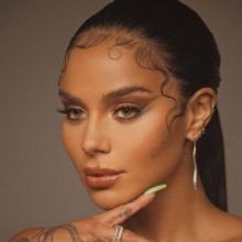 VIDEO: Izzy La Reina Releases 'Boy Toy' Dance Video