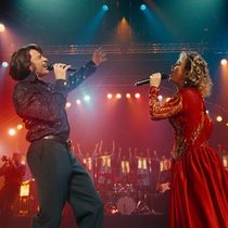 Video: Kelsie Watts and Influencer Stars Unite for 'Sweet Caroline' Cover