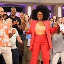 THE JENNIFER HUDSON SHOW Video: Viral UPS Driver Carlos Cruz Turned the Studio Into a Dance Party!
