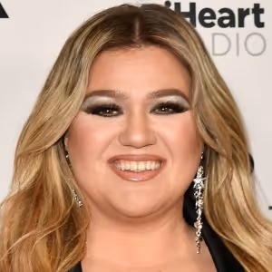 Kelly Clarkson, Foo Fighters, & More to Headline iHeartRadio Music Festival