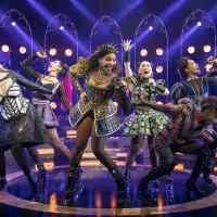 Digital Lottery Announced For SIX on Broadway