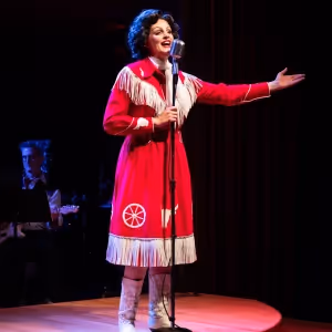 Review: ALWAYS...PATSY CLINE at Taproot Theatre