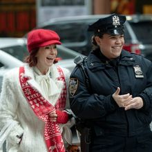 Video: Watch a Theater-Themed Clip From the New Holiday Episode of ELSBETH