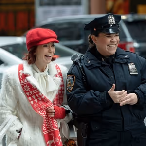 Video: Watch a Theater-Themed Clip From the New Holiday Episode of ELSBETH