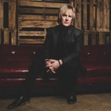 Former Chicago Vocalist/Bassist Pays Tribute to Kenny Loggins